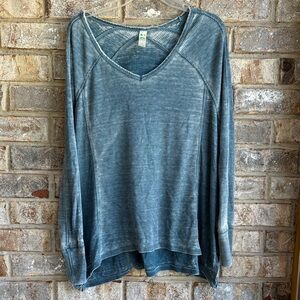GreenTea blue Long Sleeve V-Neck Top